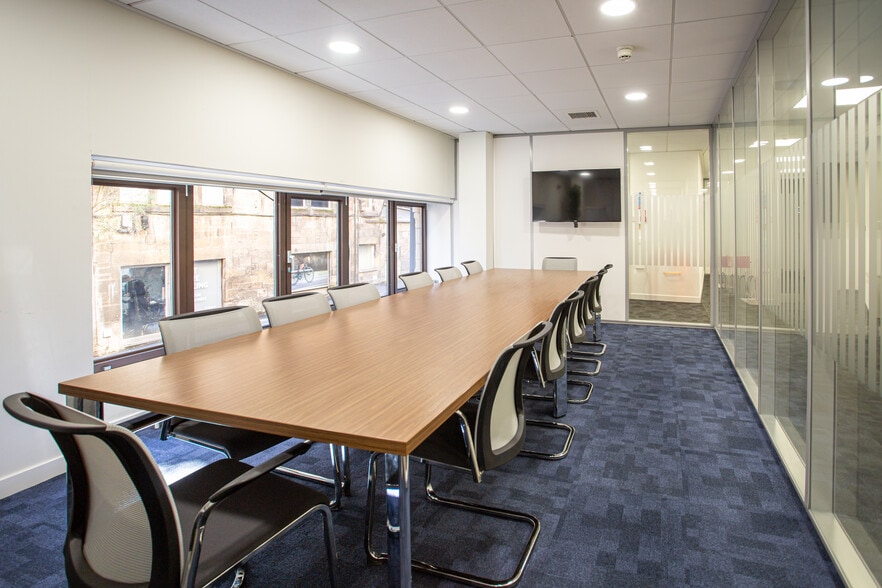 17-21 Maxwell Pl, Stirling for lease - Building Photo - Image 3 of 11