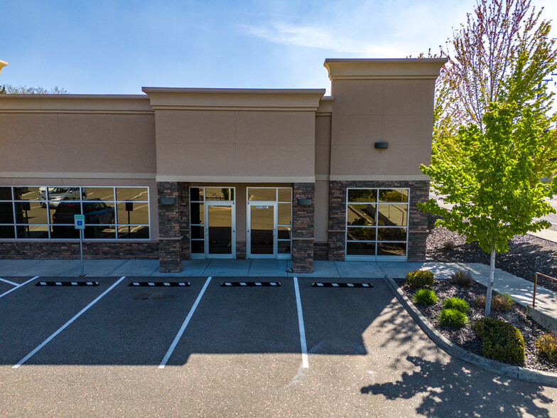 3208 W 19th Ave, Kennewick, WA for lease - Primary Photo - Image 1 of 8