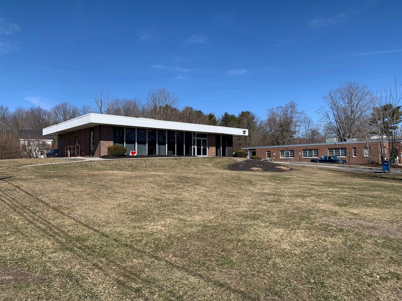 135 Main St, Freeport, ME for lease - Building Photo - Image 2 of 8