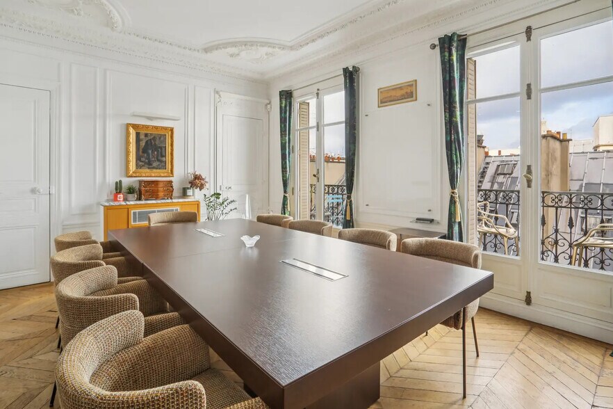 Office in Paris for lease - Building Photo - Image 3 of 12