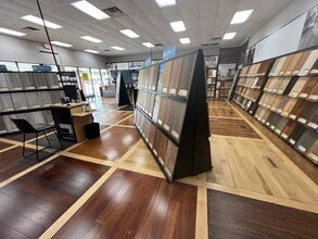 1041 W Brandon Blvd, Brandon, FL for lease Interior Photo- Image 2 of 13