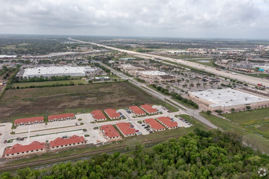 2743 Smith Ranch Rd, Pearland, TX for lease - Aerial - Image 3 of 31