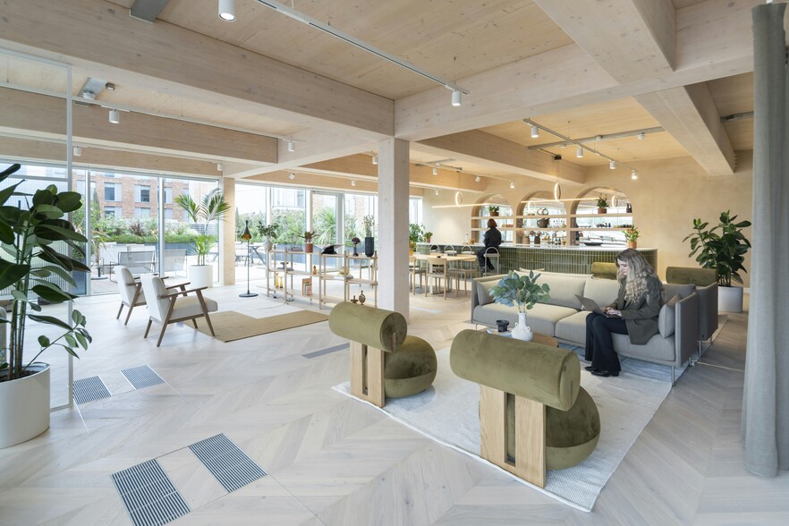 132-140 Goswell Rd, London for sale - Primary Photo - Image 1 of 1