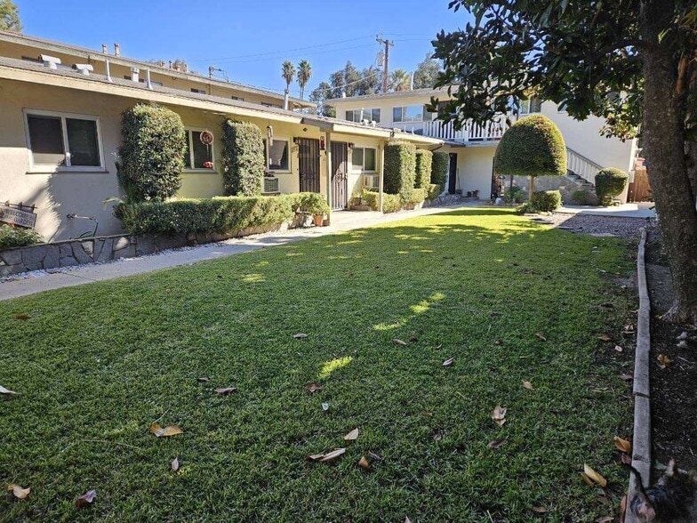 Riverside Portfolio portfolio of 3 properties for sale on LoopNet.com - Building Photo - Image 1 of 11