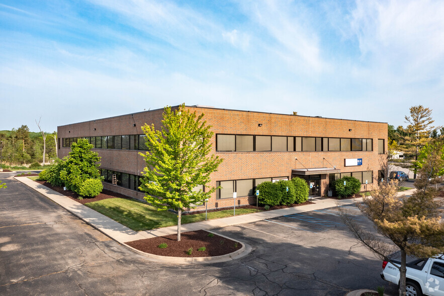 4202 Collins Rd, Lansing, MI for lease - Building Photo - Image 2 of 3