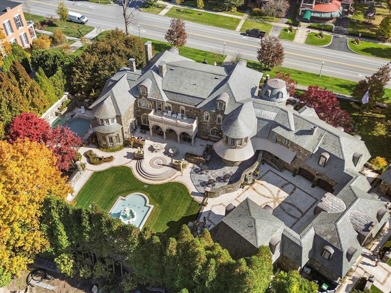 637 N Broadway, Saratoga Springs, NY for sale - Building Photo - Image 2 of 67