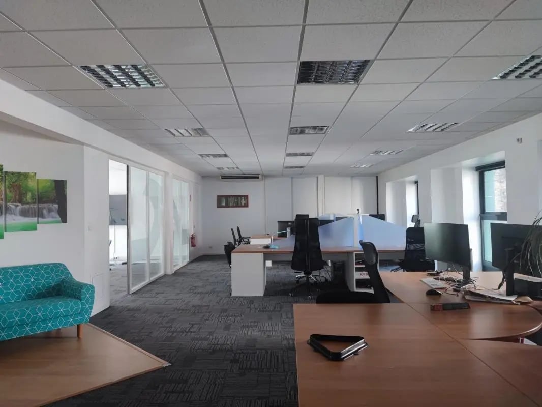 Office in Vannes for sale Building Photo- Image 1 of 6