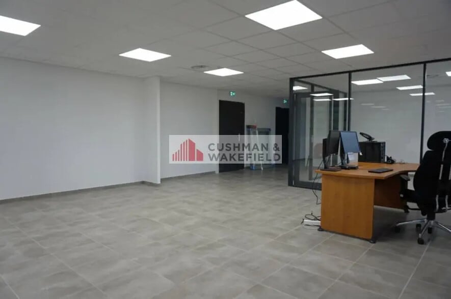 Office in Nîmes for lease - Interior Photo - Image 3 of 3