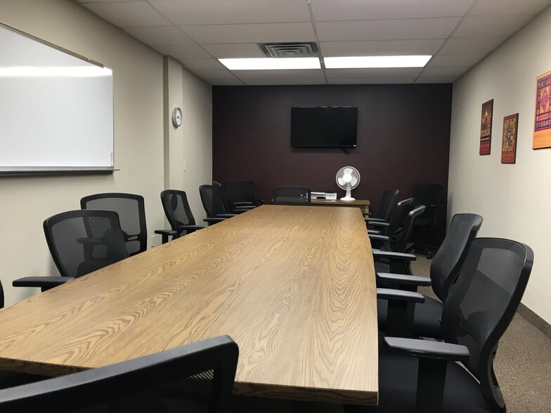 101 Nob Hill Rd, Madison, WI for lease - Interior Photo - Image 3 of 4