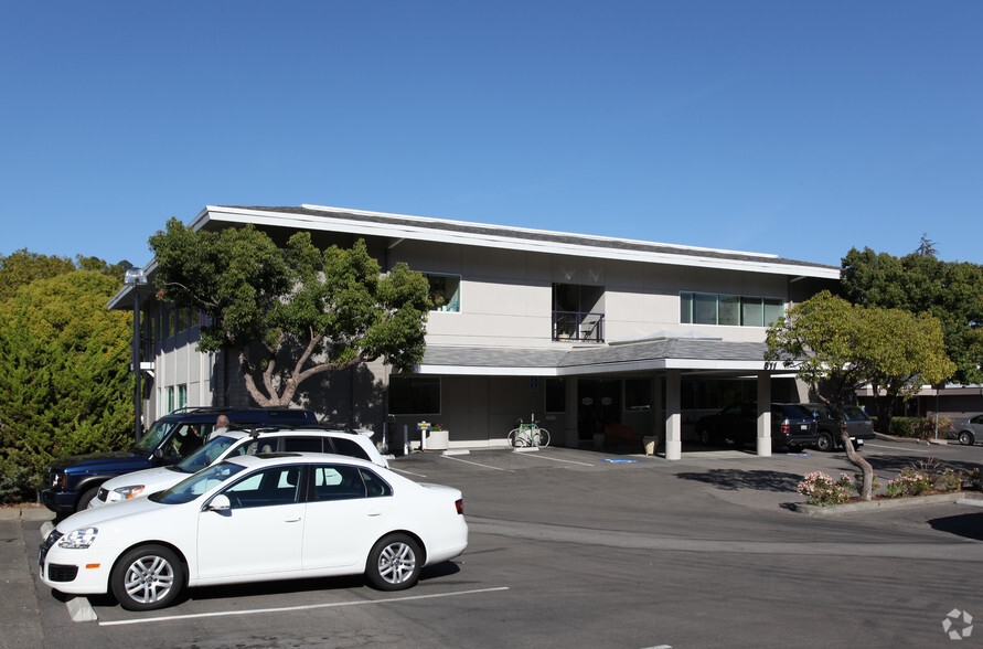 511 Sir Francis Drake Blvd, Greenbrae, CA for lease - Primary Photo - Image 1 of 8