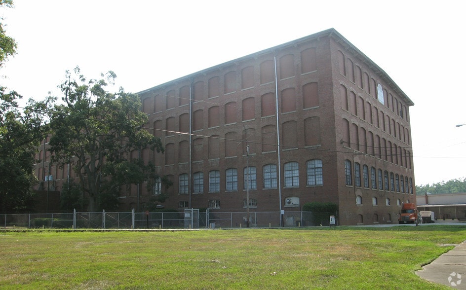 801 Georgia Ave, Gainesville, GA for sale - Building Photo - Image 2 of 3