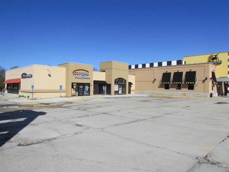 6406 University Ave, Cedar Falls, IA for sale - Building Photo - Image 1 of 1