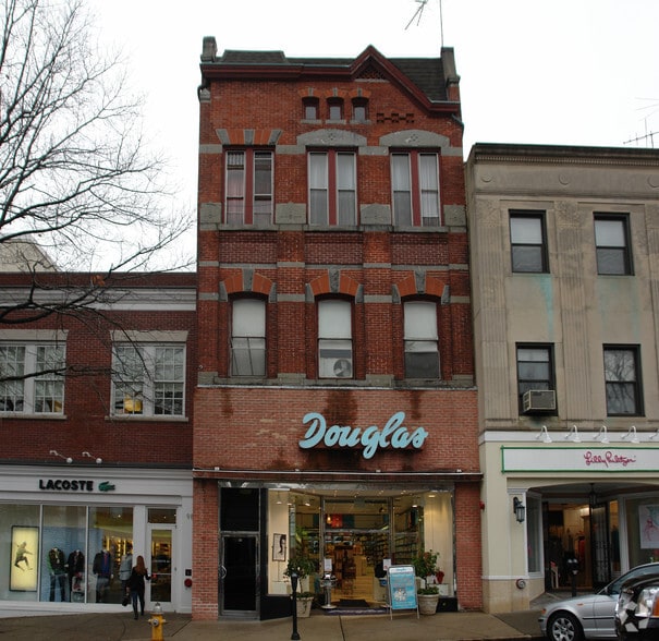 94-96 Greenwich Ave, Greenwich, CT for lease - Building Photo - Image 2 of 3