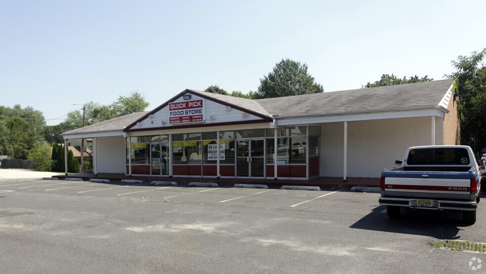 260 E Evesham Rd, Glendora, NJ 08029