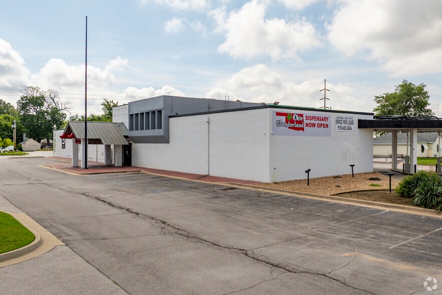 2420-2440 Southwest Blvd, Tulsa, OK for lease - Building Photo - Image 3 of 11