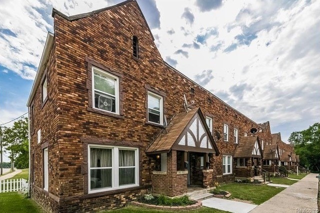 25 Maynard Ct, Pontiac, MI for sale - Building Photo - Image 3 of 81