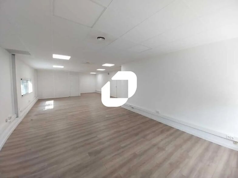 Office in Montpellier for lease - Interior Photo - Image 2 of 19