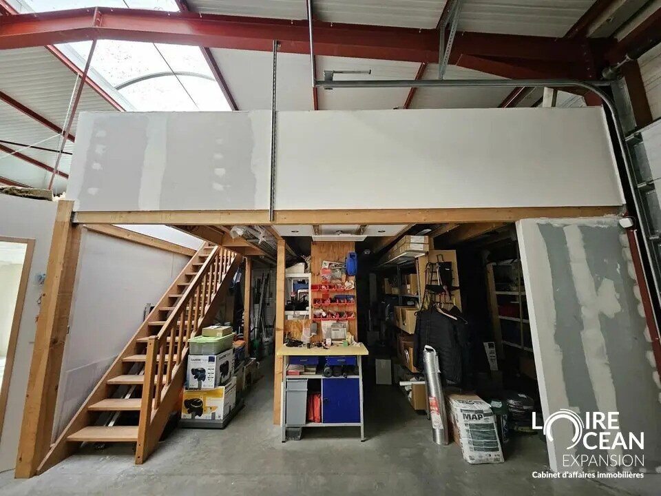 Flex in La Montagne for lease Interior Photo- Image 1 of 5