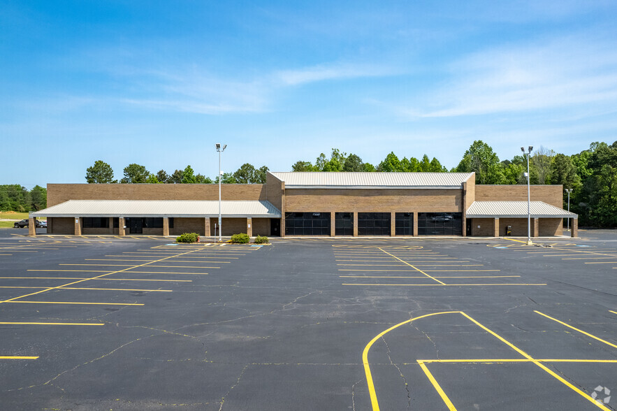 199-317 Habersham County Shopping Ctr, Cornelia, GA for lease - Building Photo - Image 2 of 7