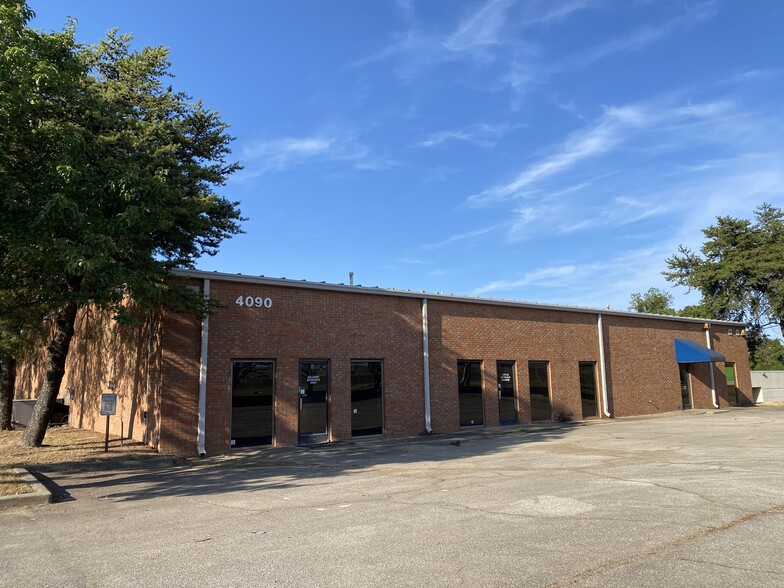 4090 Shelby Dr, Memphis, TN for sale - Building Photo - Image 1 of 6