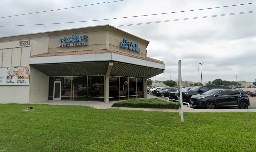 1520 W Bay Area Blvd, Friendswood, TX for lease - Building Photo - Image 2 of 8