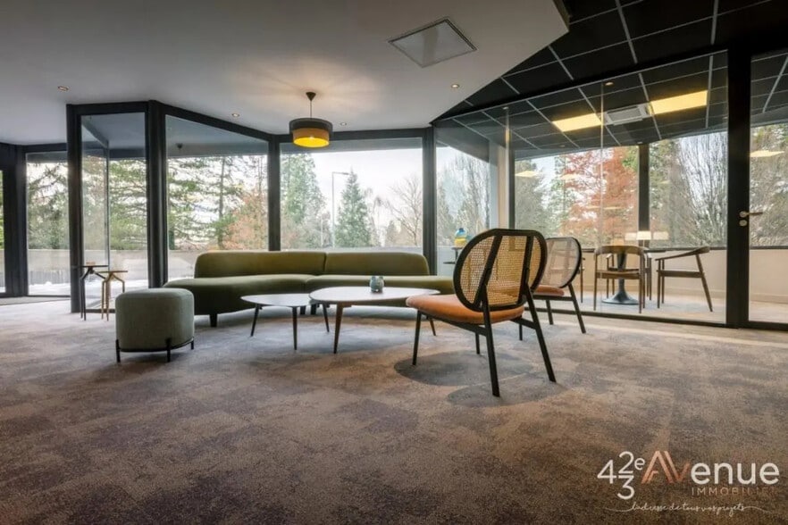 Office in Saint-Étienne for sale - Lobby - Image 3 of 10