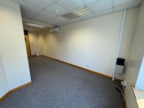 10 Dudley St, Luton for lease Interior Photo- Image 2 of 8