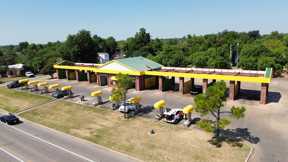 Oklahoma City 9 Car Wash Portfolio portfolio of 9 properties for sale on LoopNet.com - Building Photo - Image 3 of 17