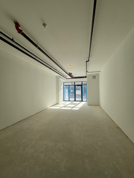 3019 N Lincoln Ave, Chicago, IL for lease - Interior Photo - Image 3 of 6