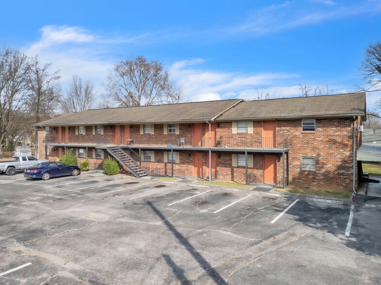 4700 Upchurch Rd, Knoxville, TN for sale - Building Photo - Image 1 of 30