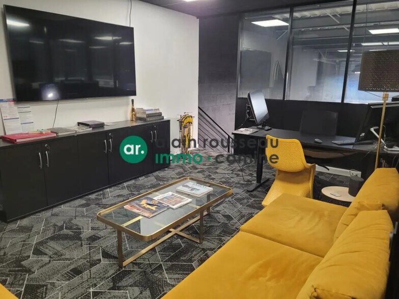 Flex in Orvault for lease - Interior Photo - Image 2 of 6