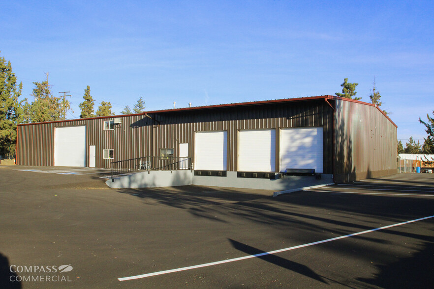 20576 Painters Ct, Bend, OR for lease - Building Photo - Image 1 of 9