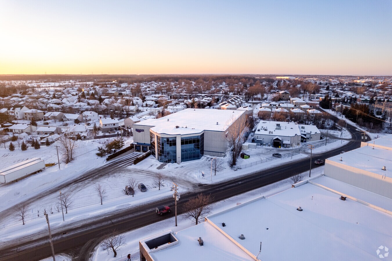 1665 Boul LionelBertrand, Boisbriand, QC J7H 1N8