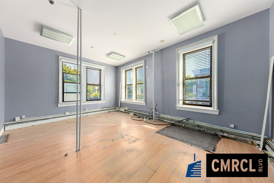 131 Beverley, Brooklyn, NY for lease - Interior Photo - Image 3 of 39