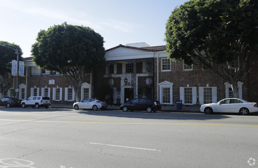 1033 Gayley Ave, Los Angeles, CA for lease - Building Photo - Image 3 of 11