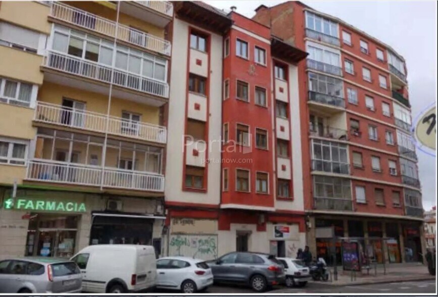 Retail in León, León for sale - Building Photo - Image 1 of 5