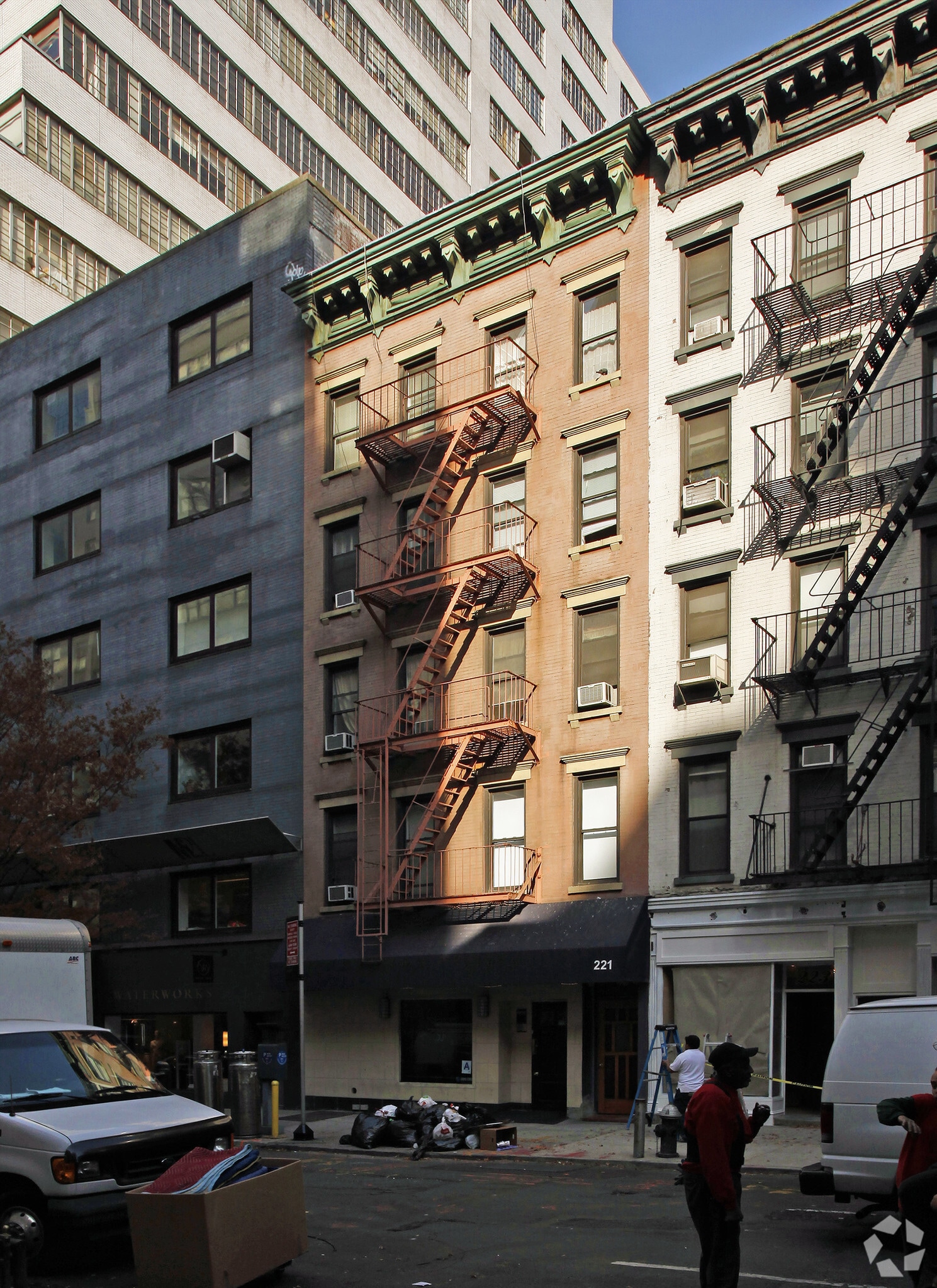 221 E 58th St, New York, NY for sale Primary Photo- Image 1 of 1