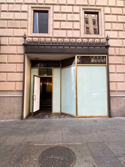 818 W 7th St, Los Angeles, CA for lease - Building Photo - Image 2 of 23