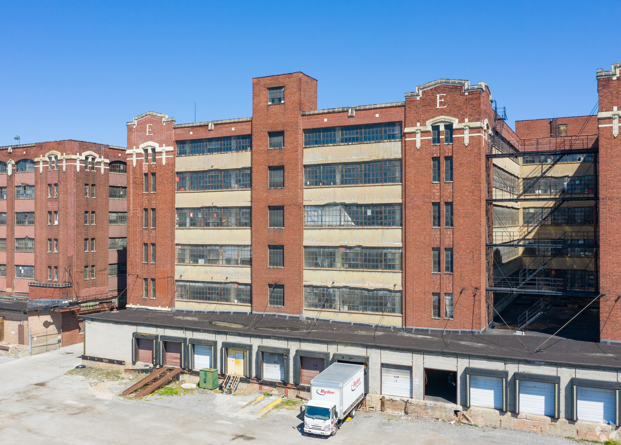 1965 W Pershing Rd, Chicago, IL for sale Primary Photo- Image 1 of 7