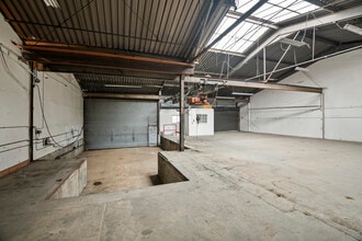 642 Quarry Rd, San Carlos, CA for lease Building Photo- Image 2 of 4