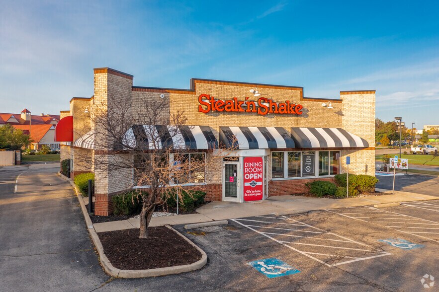 12209 S Strang Line Rd, Olathe, KS for sale - Building Photo - Image 1 of 1