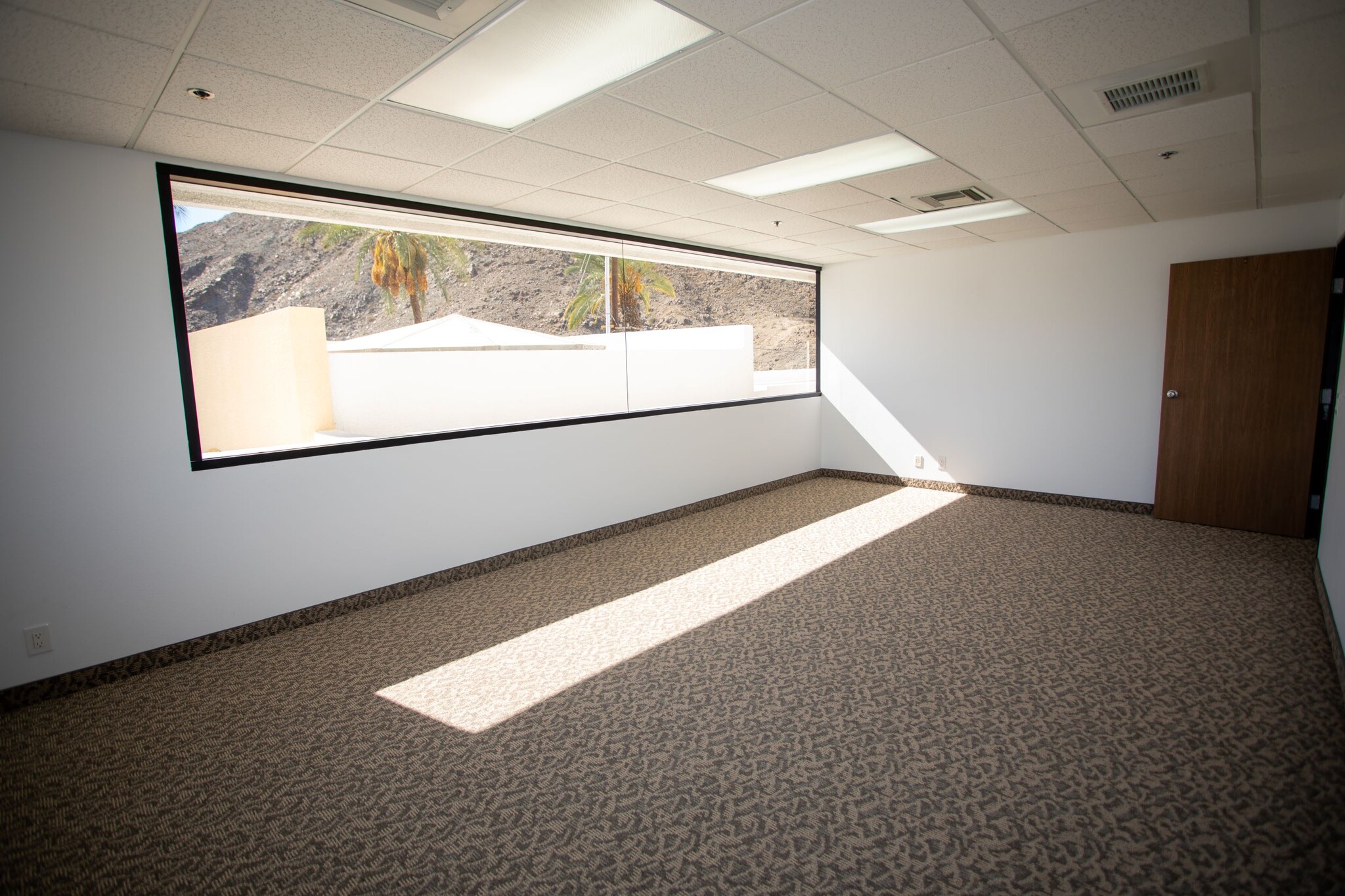 69550 US Highway 111, Rancho Mirage, CA for lease Interior Photo- Image 1 of 8