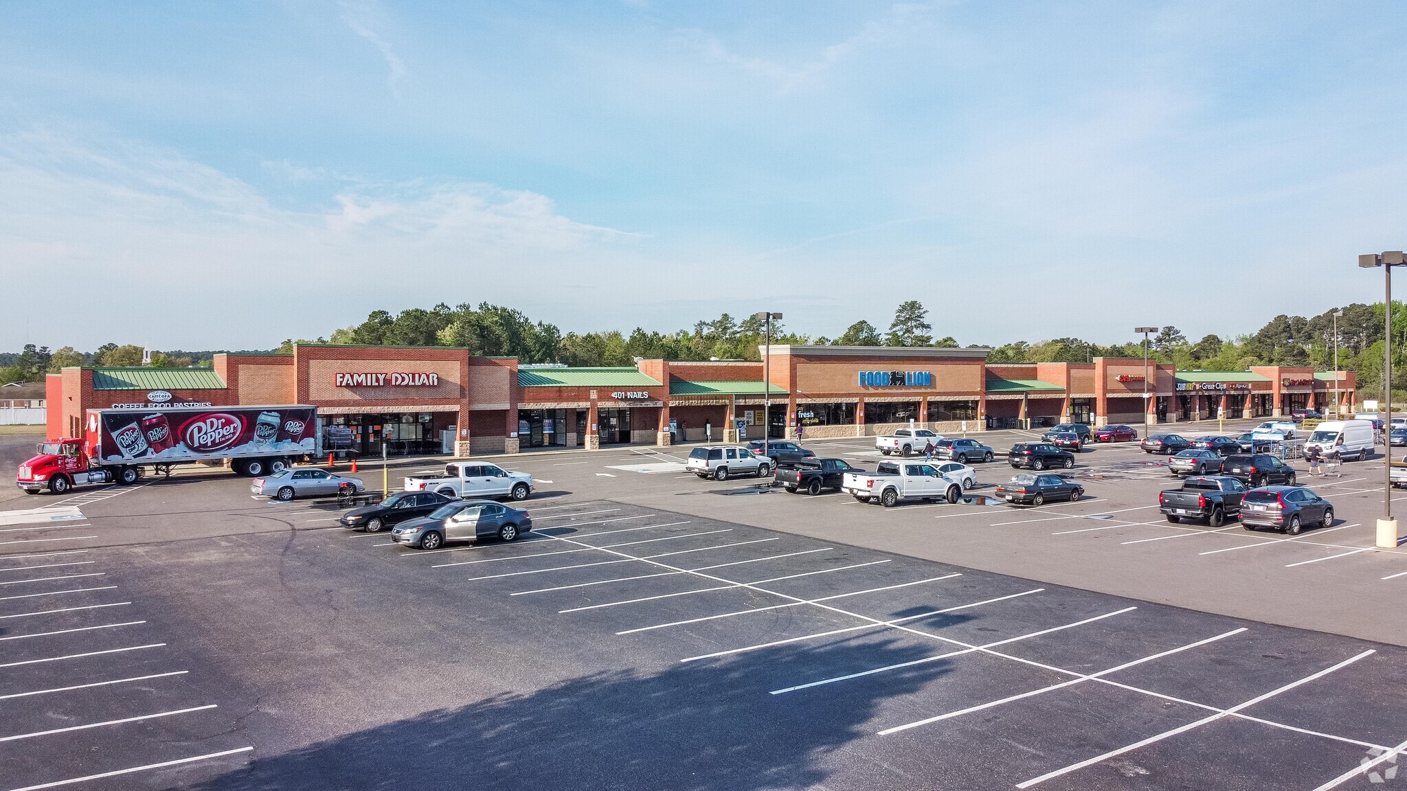 9527-9569 Cliffdale Rd, Fayetteville, NC for sale Primary Photo- Image 1 of 1