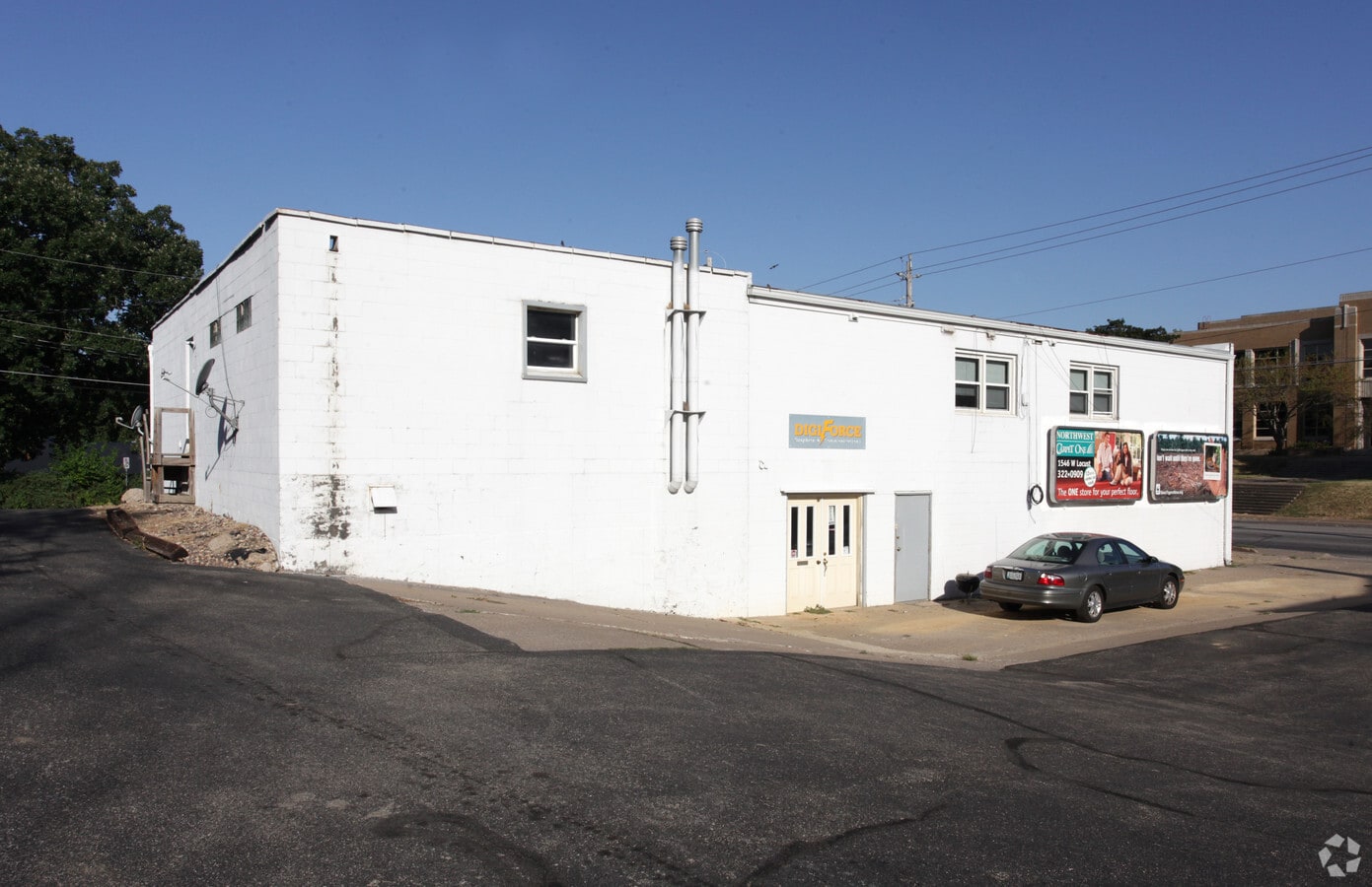 1601 E Locust St, Davenport, IA 52803