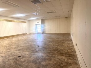 45235 10th St W, Lancaster, CA for lease Interior Photo- Image 2 of 7