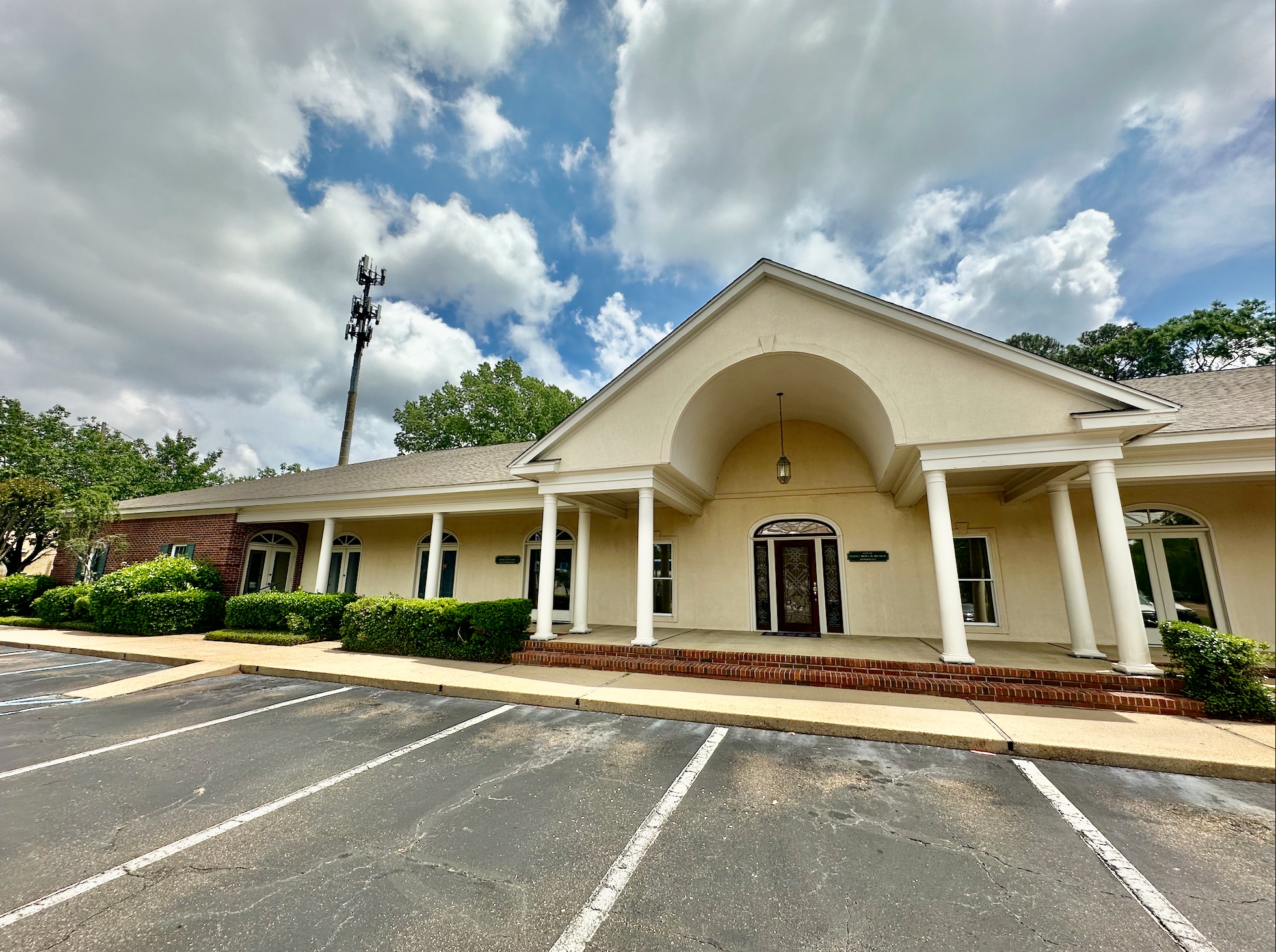 5800 Ridgewood Rd, Jackson, MS for sale Building Photo- Image 1 of 9