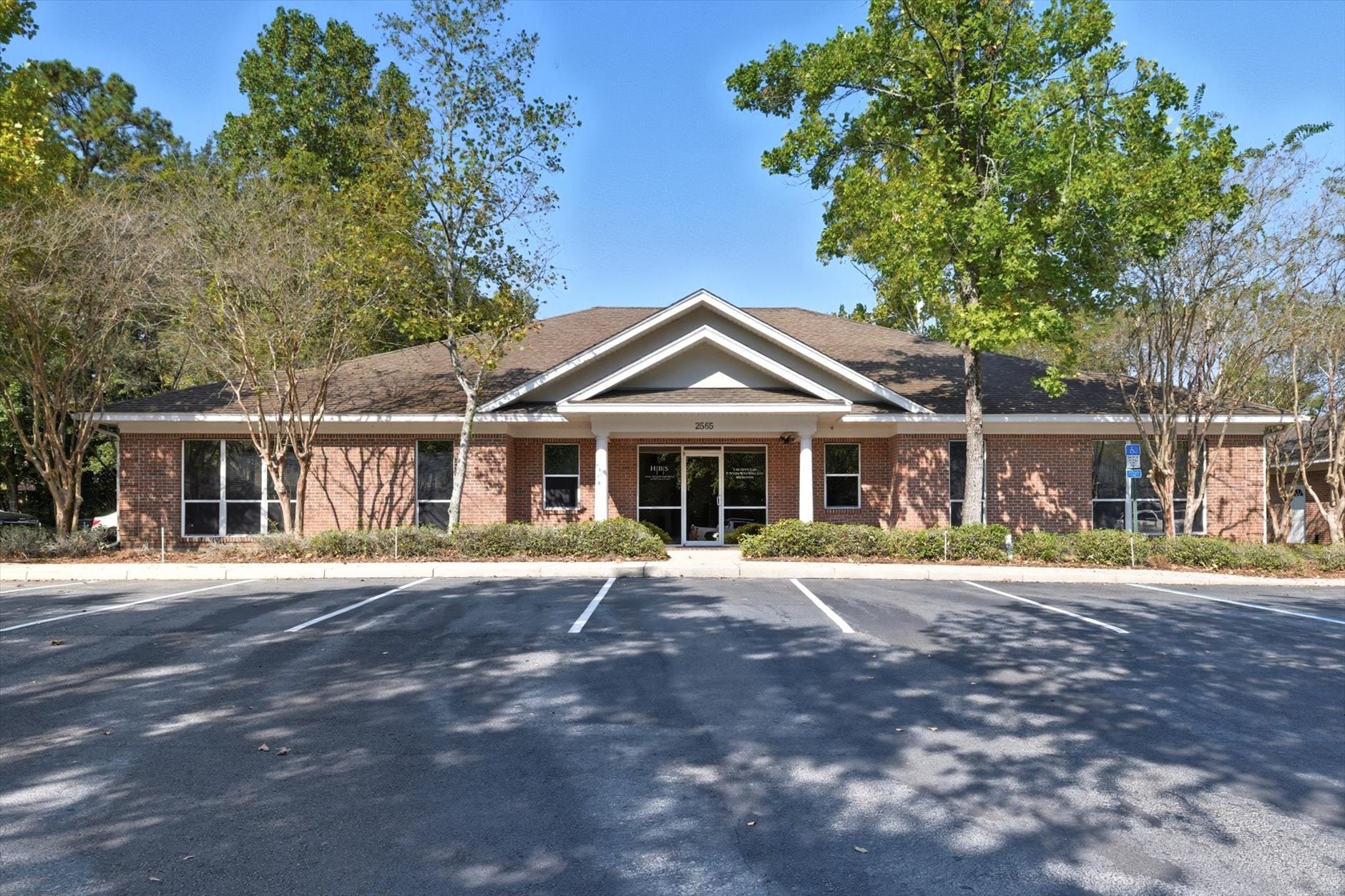 2565 Barrington Cir, Tallahassee, FL for sale Building Photo- Image 1 of 35