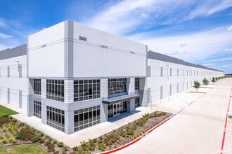 2800 S Millers Ferry Rd, Wilmer, TX for lease Building Photo- Image 2 of 2