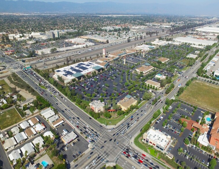 16920-17296 Slover Ave, Fontana, CA for lease - Building Photo - Image 1 of 12