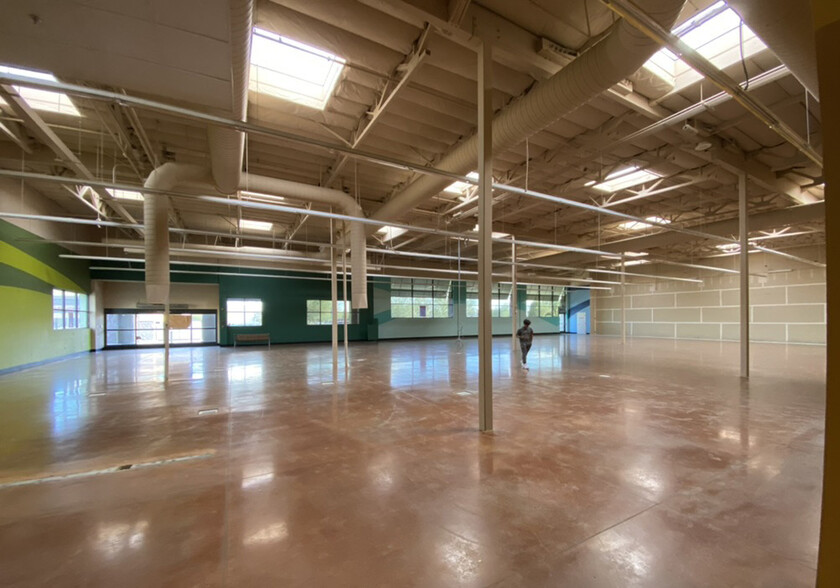 44125 Jefferson St, La Quinta, CA for lease - Building Photo - Image 3 of 6